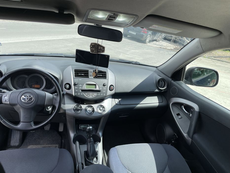 Toyota Rav 4 2.2D4d 6скорости