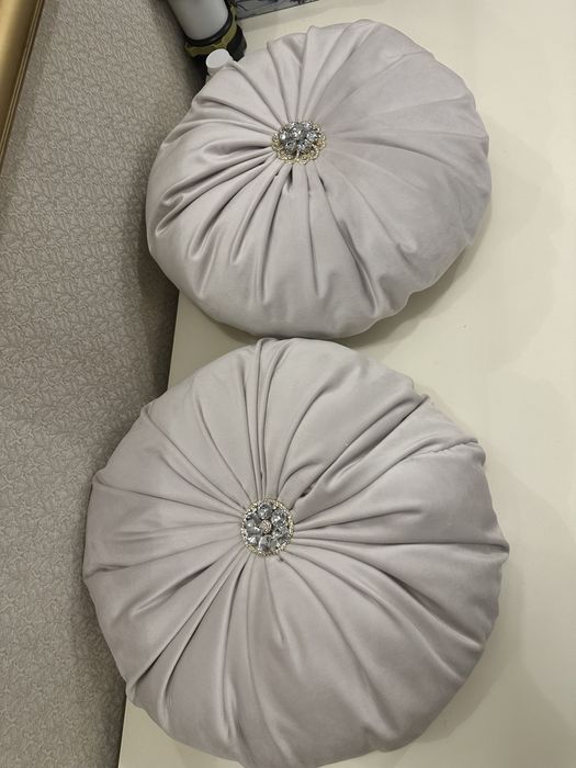 Подушки декоративные для дивана