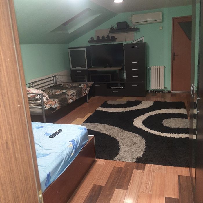 Închiriez garsoniera  în vila Bragadiru cu loc de parcare