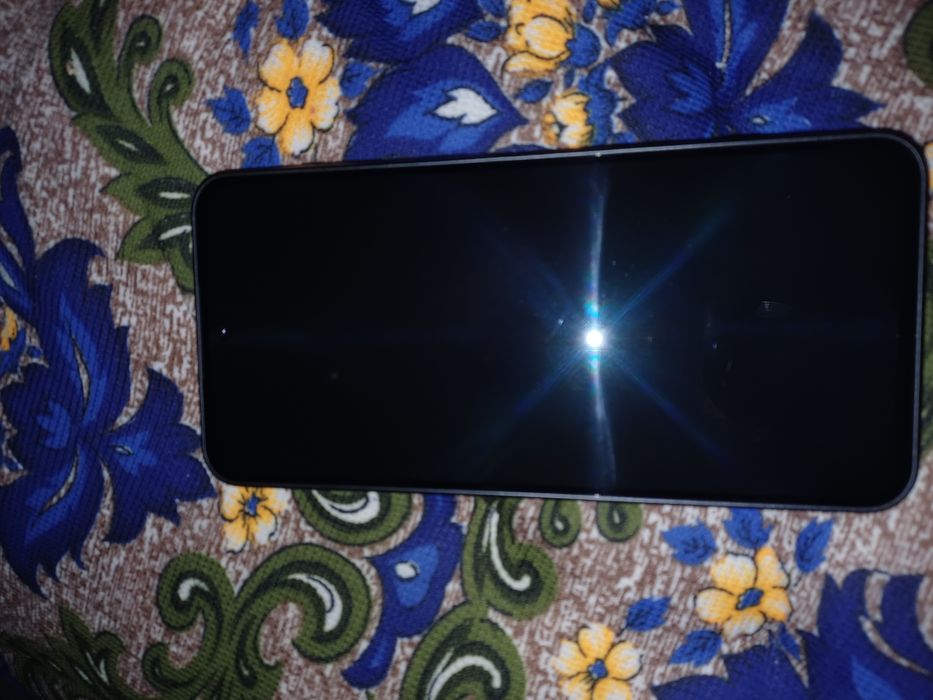 Samsung telefoni sotiladi xolati yaxshi