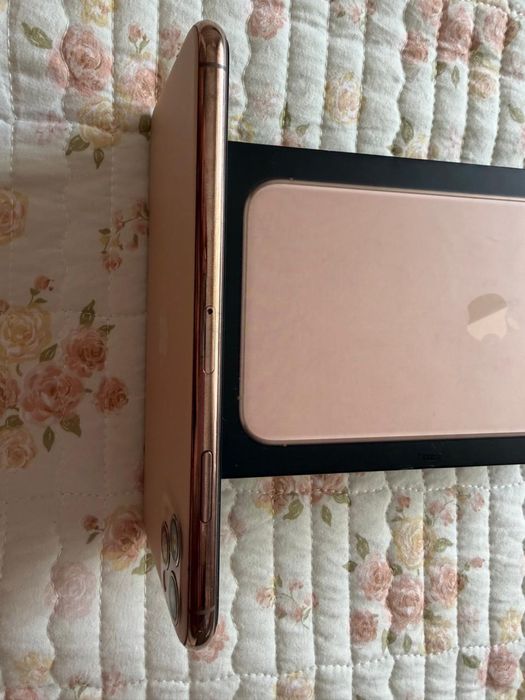 Iphone 11 pro max Gold