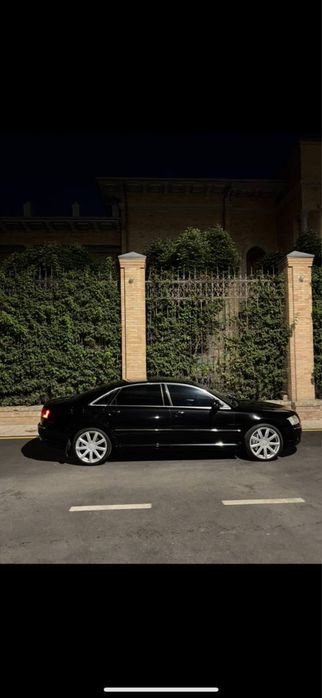 Audi A8 Long W12