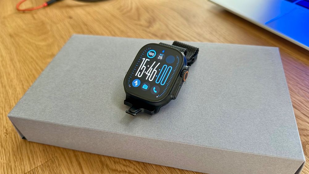 Apple Watch Ultra 2 49mm Black Titanium Sapphire crystal