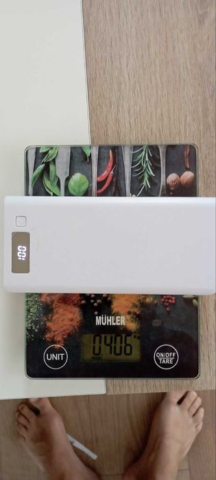 Външна батерия Powerbank с реален капацитет 10800 мАh.