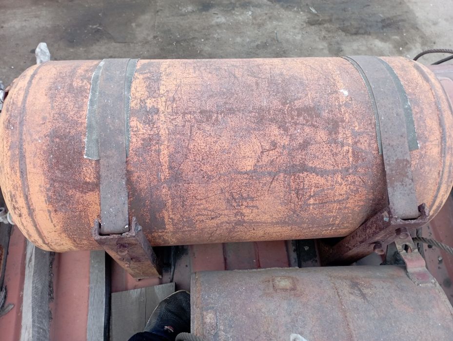 Продам шкаф железный