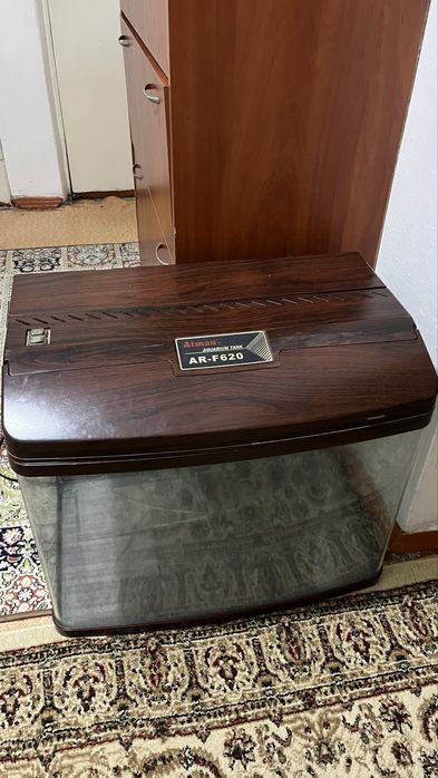 Продам аквариум 95л литров заводской