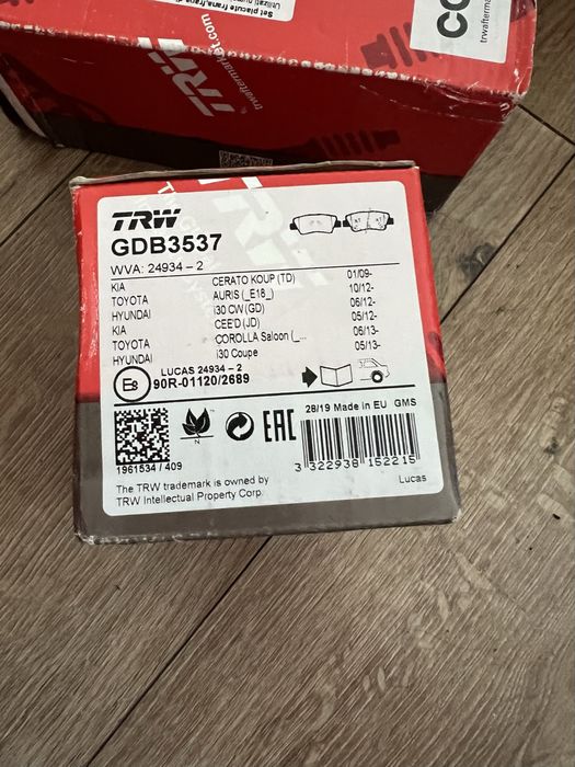 Set discuri/placuțe frână spate Toyota Auris/Corolla -  TRW DF4830