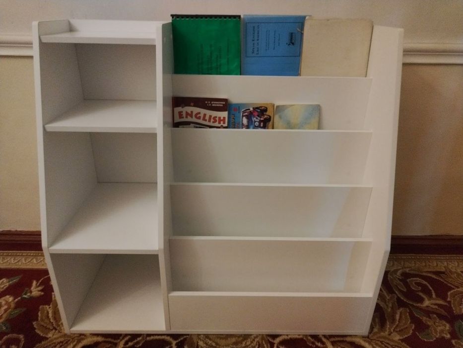 Стеллаж для книг и игрушек детей