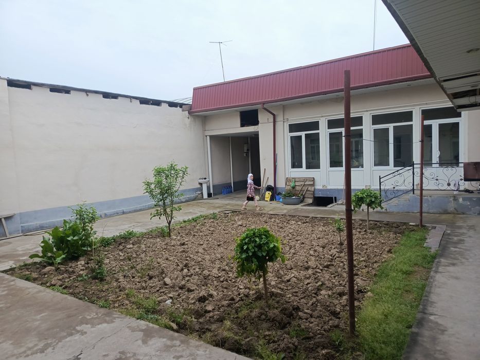 Продается дом на Чиланзаре ориентир Спорт Товары