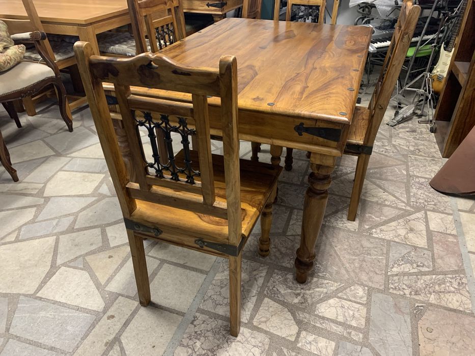 Титкова масивна маса с 6 стола