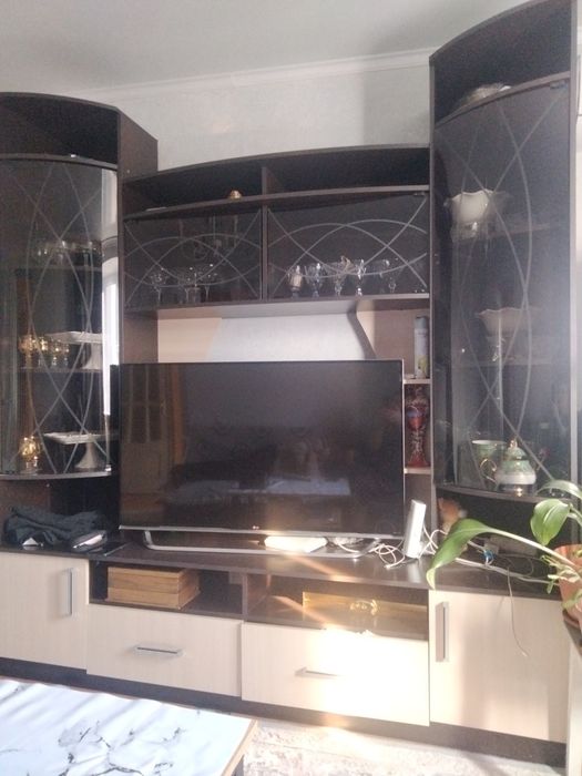 Шкаф. И.  Горка. Б/у