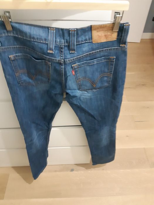 Blugi levis slim