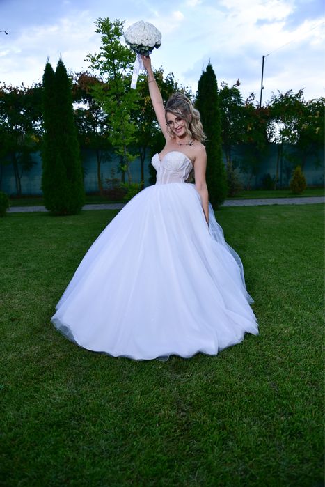 Vând rochie de mireasă