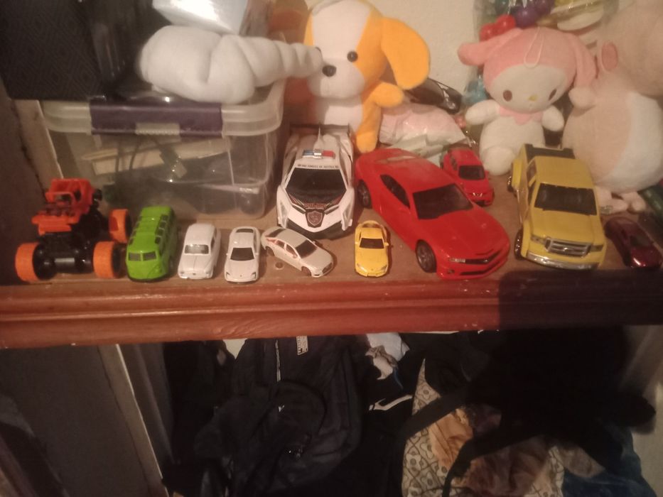 Продам игрушки машинки