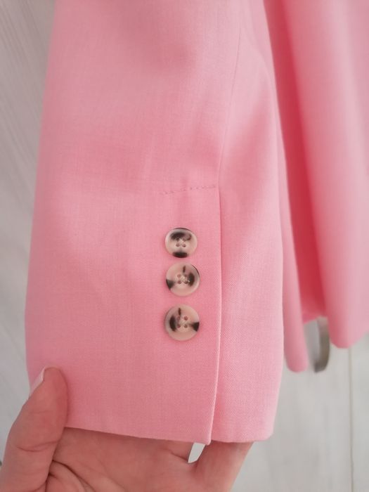 Розов костюм от Бершка, зелен от Зара с примес на лен