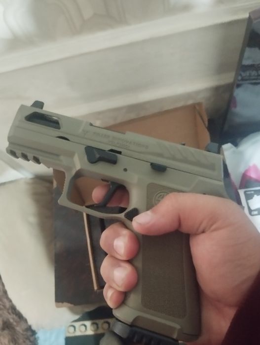 Pistolet sotiladi elekroniy