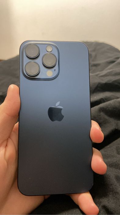 Vand Iphone 15 pro max blocat in icloud