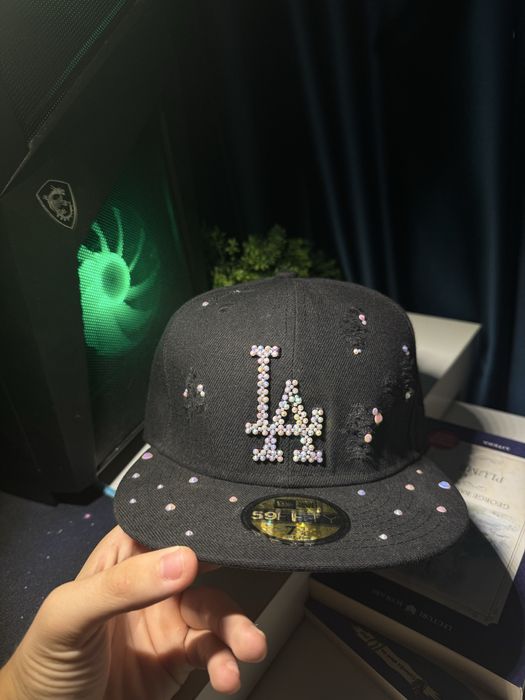 Custom cap black edition