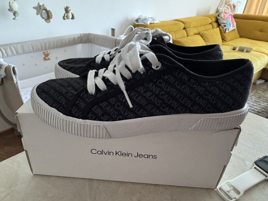 Кецове Calvin Klein