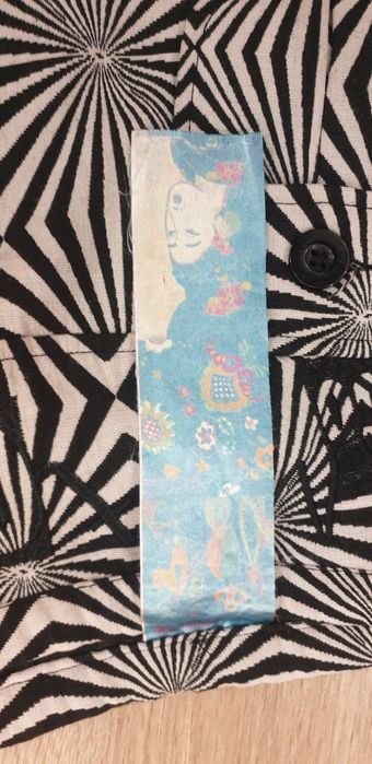 Fusta DESIGUAL 2 buc 25 lei/ buc