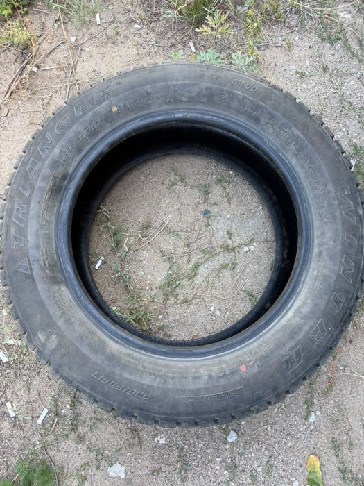 Продам зимнюю резину 225/60/R17