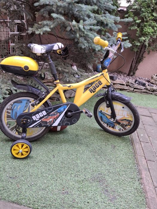 Bicicleta race cu roti ajutatoare