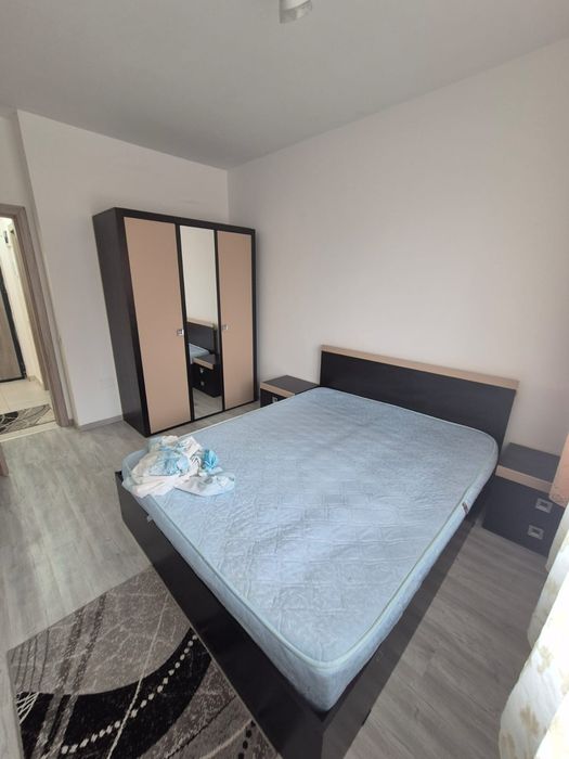 Inchiriez apartament