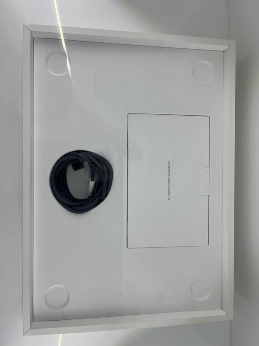 MacBook Air 13” M5 512/16GB Blue 2 cicluri Produs In Stare Impecabila
