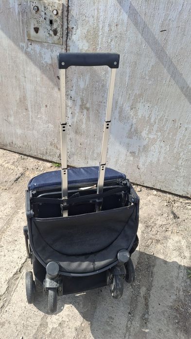 Продам компактную коляску