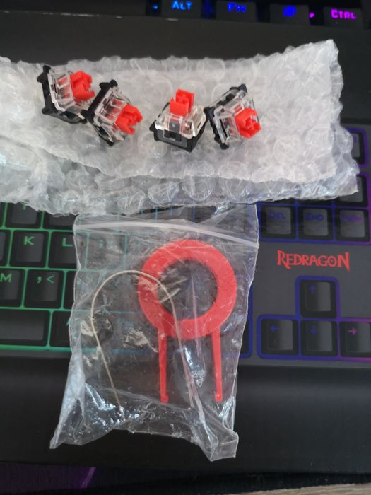 Tastatura mecanica redragon performanta pentru jocuri