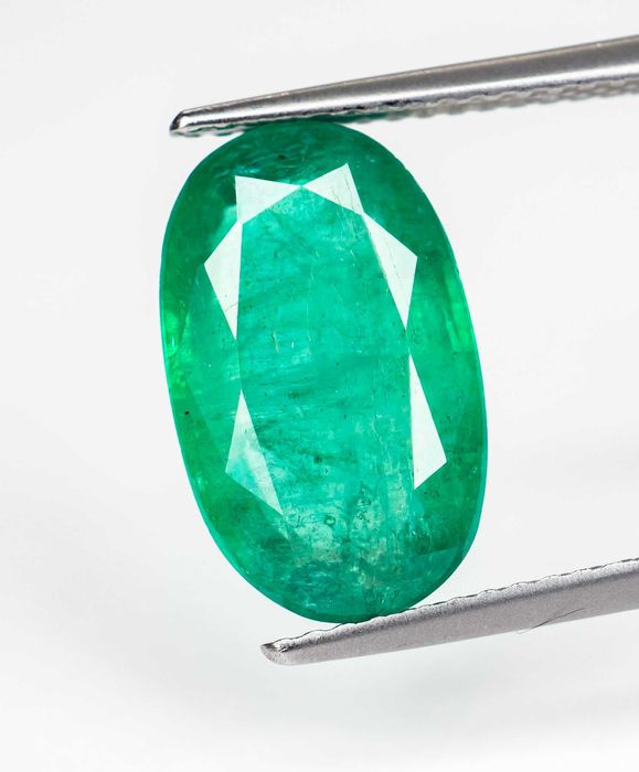 Smarald natural 4.31 ct – Oval – Green – Certificat IGI – Origine Zambia