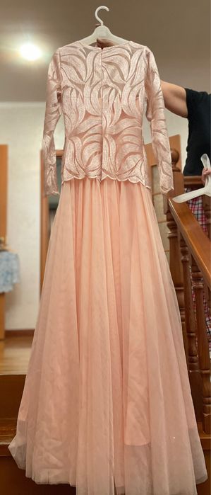 Вечерние длинные платья