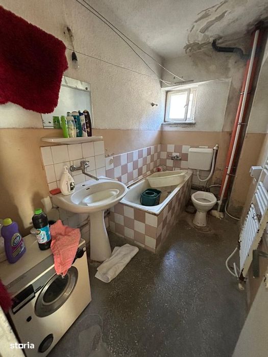 De vanzare apartament cu 3 camere, in zona Pietonal, 2 debarale,2 bai