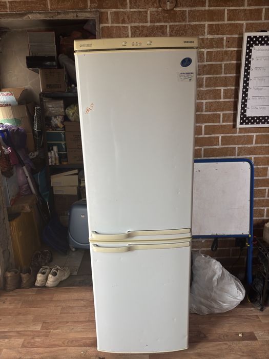 Хололилтник самсунг samsung