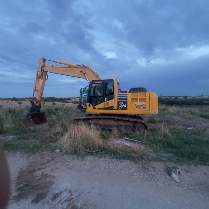 Inchiriez excavator