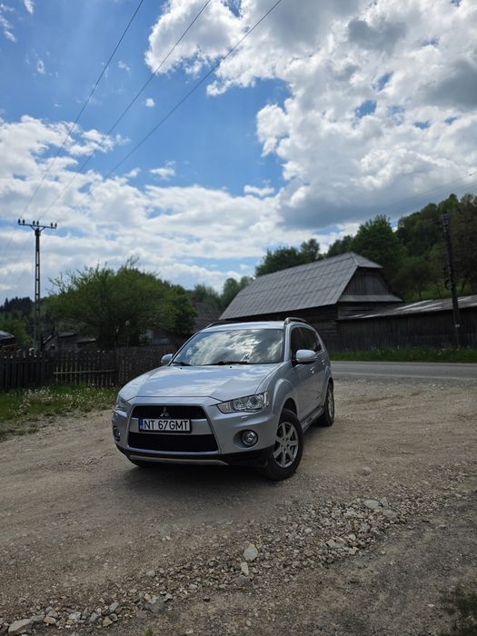 MITSUBISHI Outlander 2011