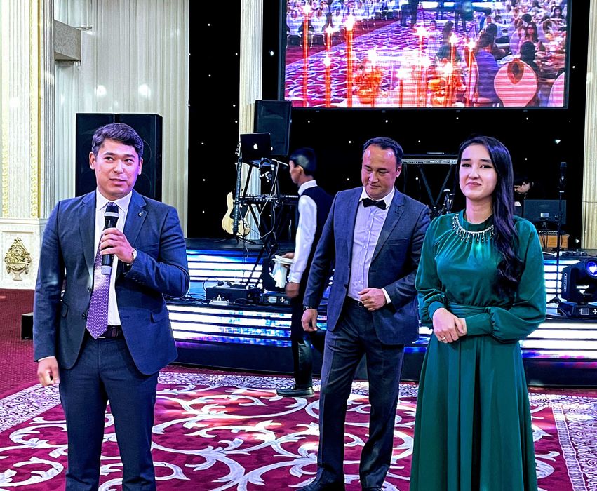 Ведущий с отличной программой на Новый год