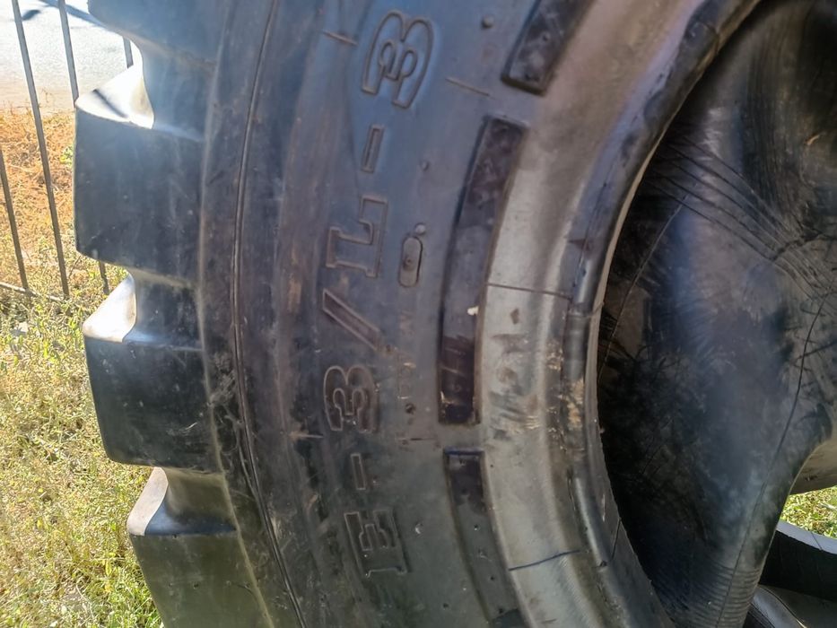 Продам покрышки спецтехника