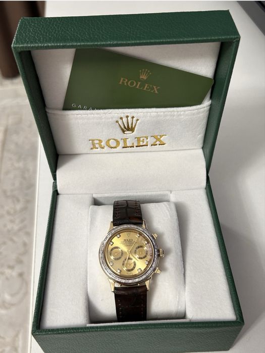 Золотые часы с бриллантами