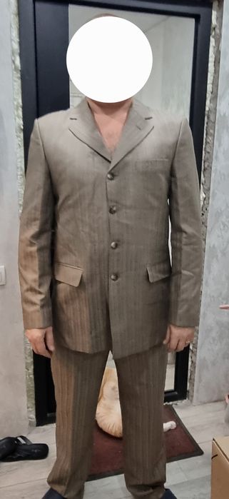 Продам мужской костюм