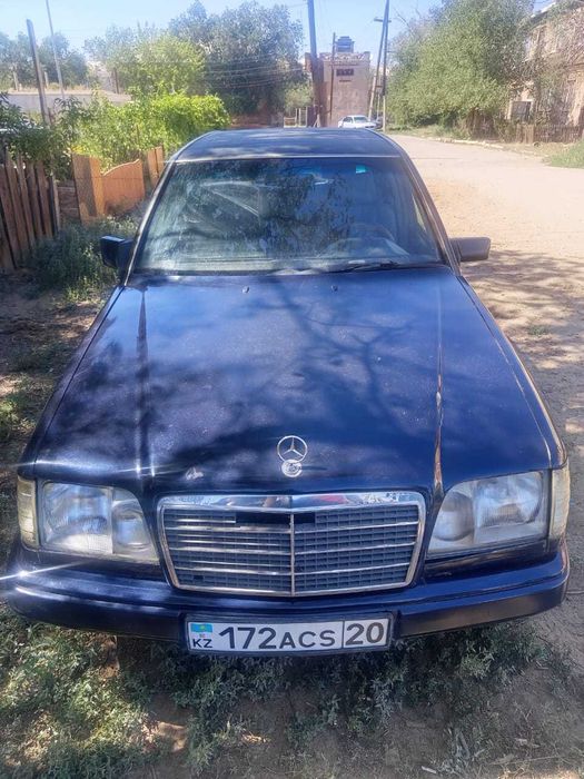 Продам машину Мерседес 200Е