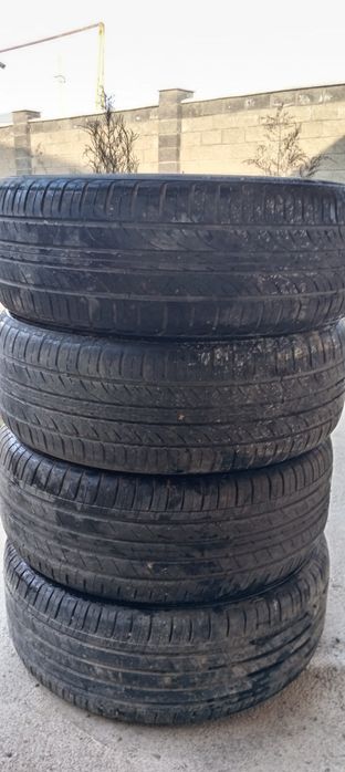 215/55/17 летный 4 штук жағдайы жақсы сатылады