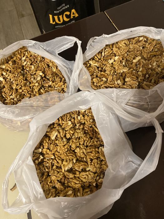 Miez de nuca de vinzare