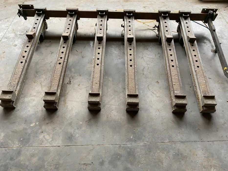 Vând utilaje pentru prelucrarea lemnului