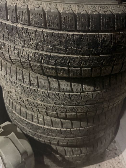 Продам шины с дисками на размер 195/65/15