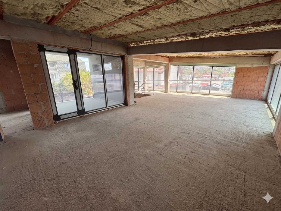 De Inchiriat: Spatiu comercial/Birouri/Clinica 162mp Open Space zona Muzeul Apei