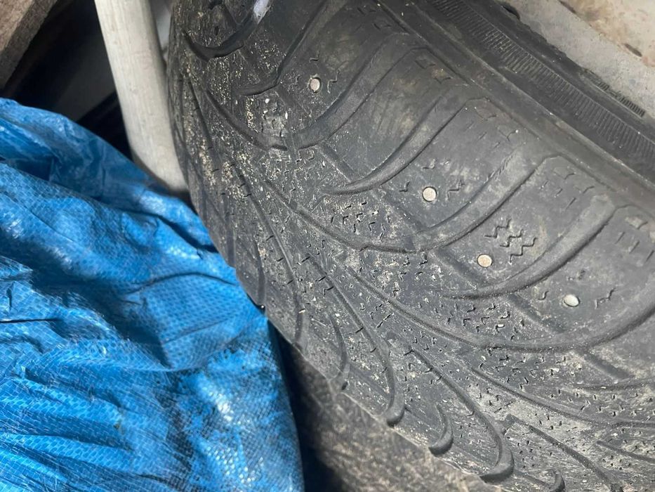 Продам резину зимнюю с дисками