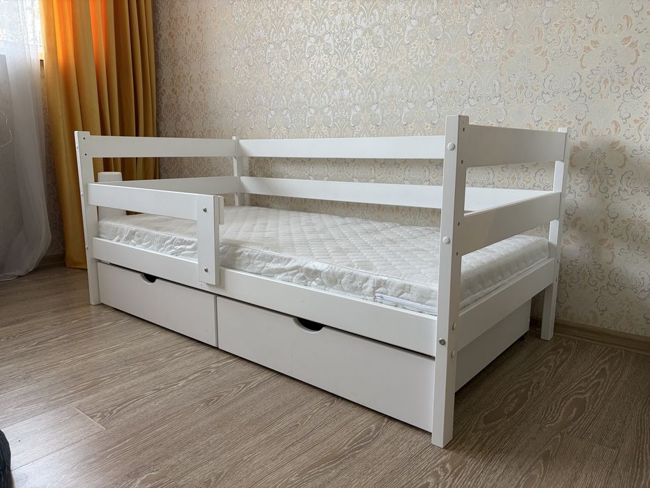 Продам детские кроватки