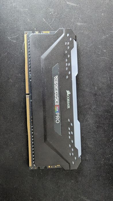 Memorie RAM Corsair Vengeance RGB Pro 1x8GB DDR4 3600MT/s CL16