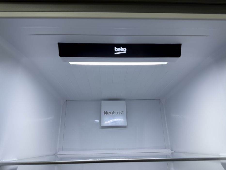 Хладилник с фризер Beko No Front
